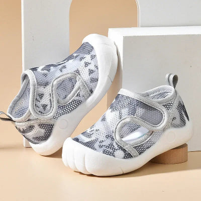 chaussure pour bébé confortable gris